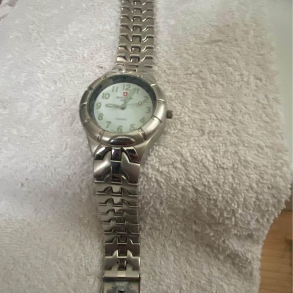 Young Man's Swiss Army Watch - Picture 2 of 3